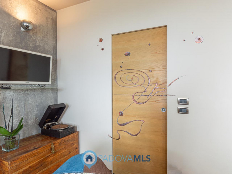 Immobile in esclusiva al Gruppo Padova MLS

Arquà Petrarca – Immerso nel verde e affacciato su un...