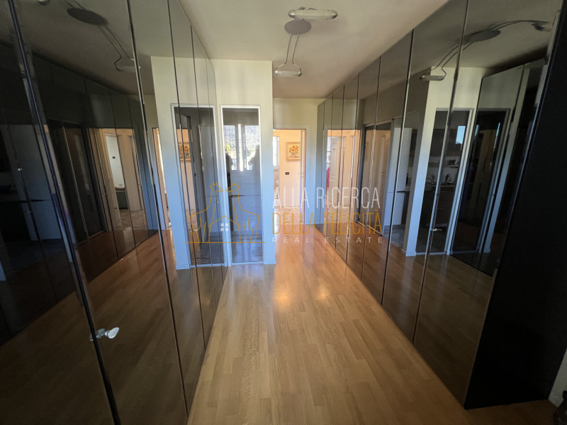 SCHIO - Centro: in zona centrale comoda a tutti i servizi, APPARTAMENTO BICAMERE dalle eleganti f...