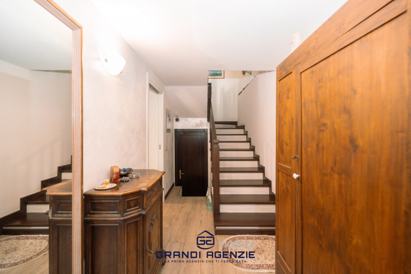 OSPEDALETTO. 
In una posizione tranquilla, al riparo dal traffico e alla fine di una strada chius...