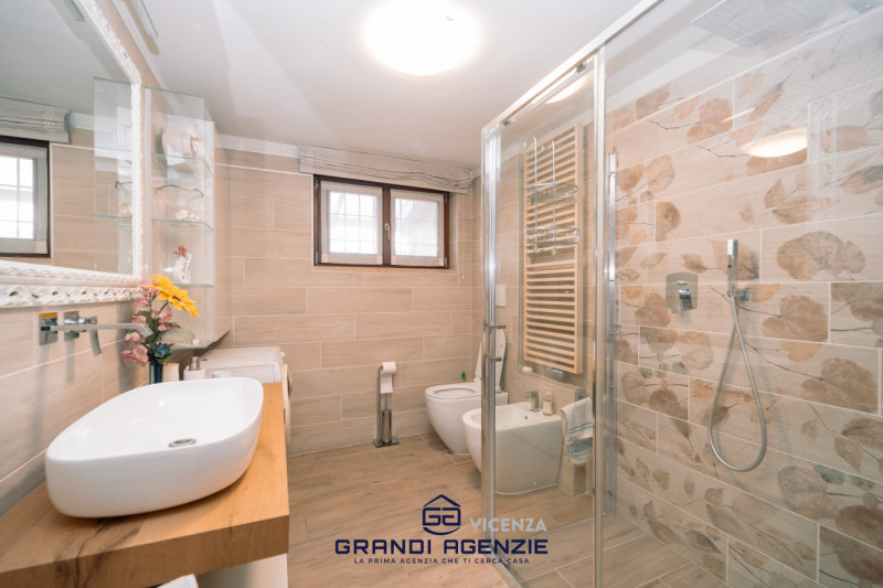 OSPEDALETTO. 
In una posizione tranquilla, al riparo dal traffico e alla fine di una strada chius...