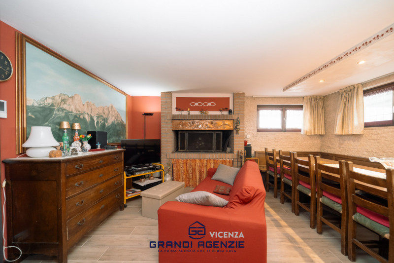 OSPEDALETTO. 
In una posizione tranquilla, al riparo dal traffico e alla fine di una strada chius...