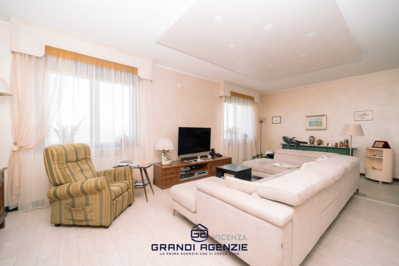 OSPEDALETTO. 
In una posizione tranquilla, al riparo dal traffico e alla fine di una strada chius...