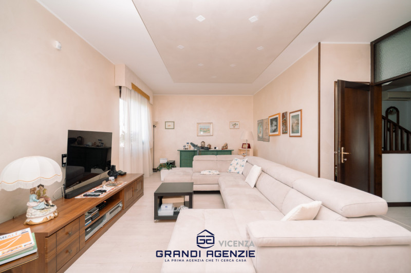 OSPEDALETTO. 
In una posizione tranquilla, al riparo dal traffico e alla fine di una strada chius...