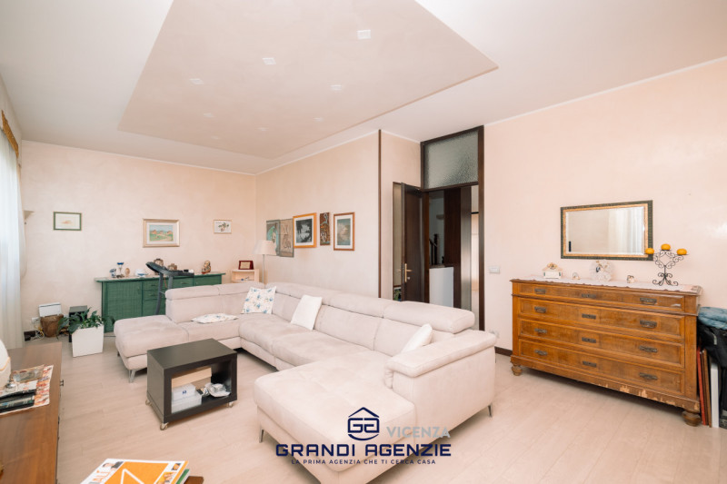 OSPEDALETTO. 
In una posizione tranquilla, al riparo dal traffico e alla fine di una strada chius...