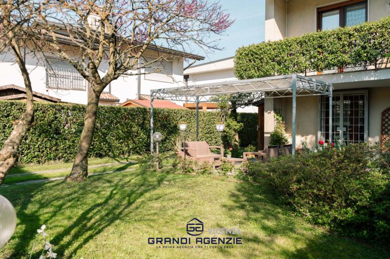 OSPEDALETTO. 
In una posizione tranquilla, al riparo dal traffico e alla fine di una strada chius...