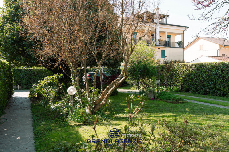 OSPEDALETTO. 
In una posizione tranquilla, al riparo dal traffico e alla fine di una strada chius...