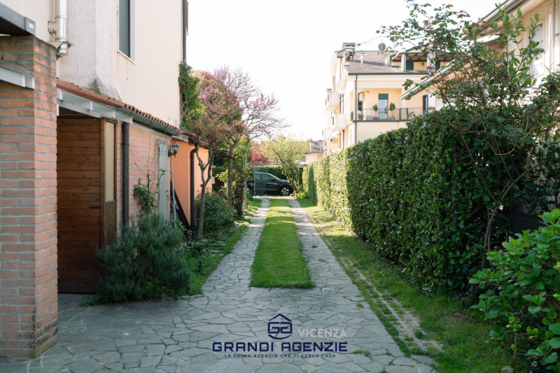 OSPEDALETTO. 
In una posizione tranquilla, al riparo dal traffico e alla fine di una strada chius...