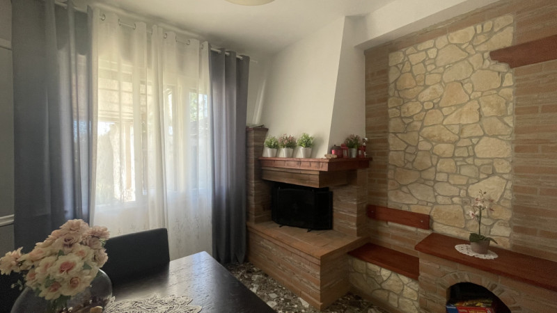 LIMENA: Classe Energetica G IPE 242,90 kWh/m2 anno.
Proponiamo casa singola circondata dal verde ...