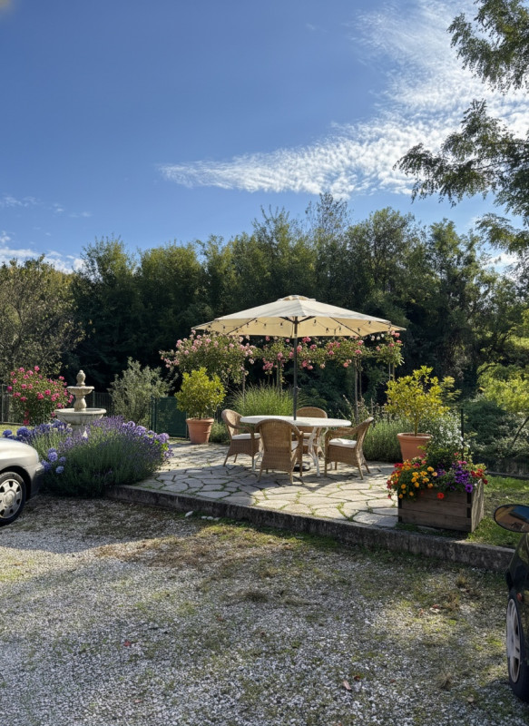 Situata nel cuore di Sarmede, questa casa singola rappresenta un’interessante opportunità per chi...