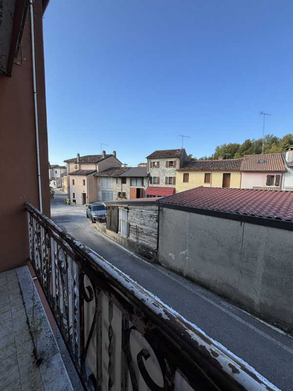 Situata nel cuore di Sarmede, questa casa singola rappresenta un’interessante opportunità per chi...