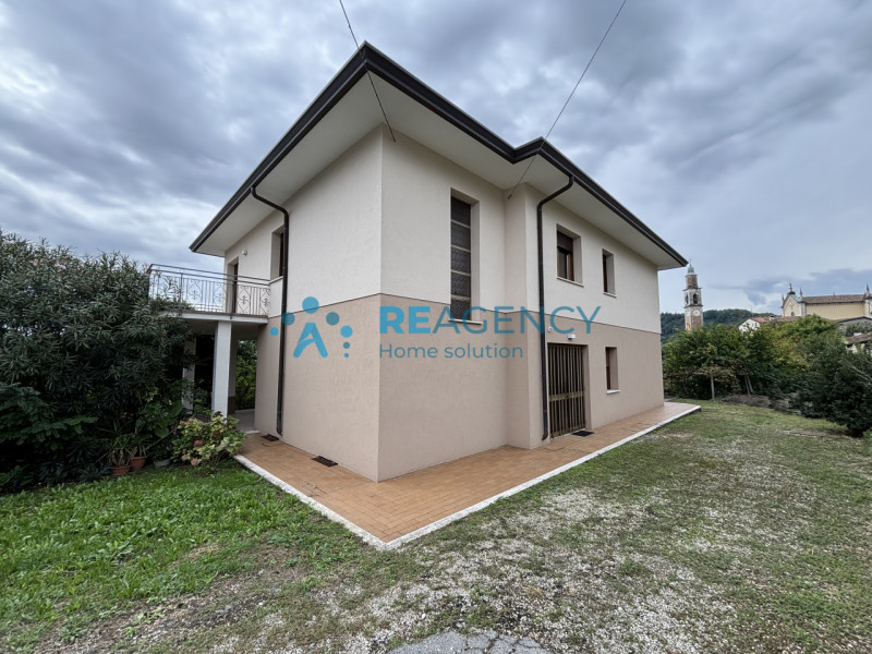La tua nuova vita inizia a Gambugliano!

Scopri questa splendida casa singola con giardino privat...
