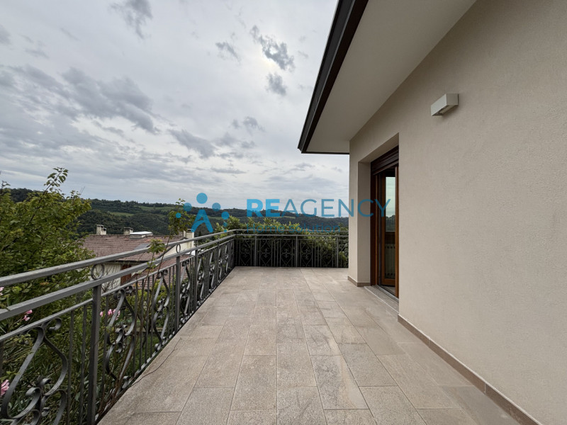 La tua nuova vita inizia a Gambugliano!

Scopri questa splendida casa singola con giardino privat...