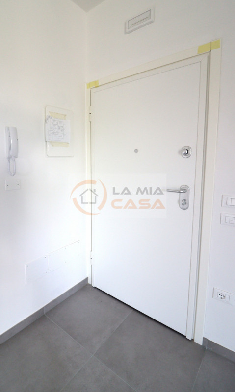 CAMPOLONGO: appartamento trilocale completamente ristrutturato situato nel comune di Campolongo M...