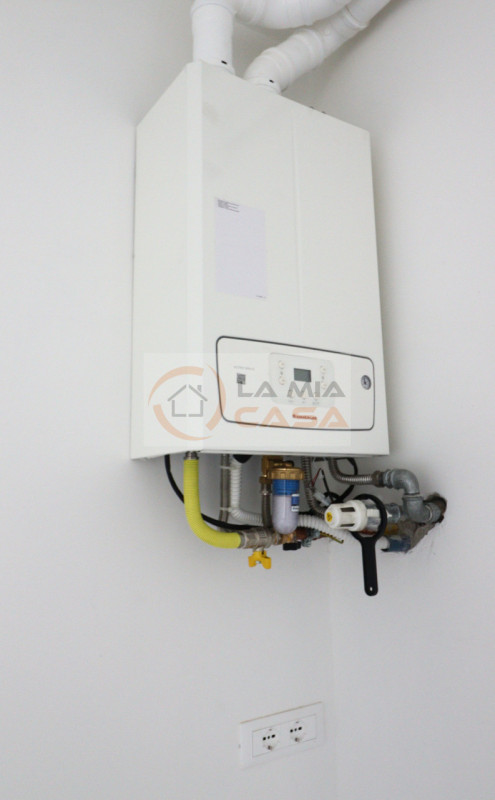 CAMPOLONGO: appartamento trilocale completamente ristrutturato situato nel comune di Campolongo M...