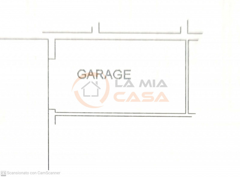 CAMPOLONGO: appartamento trilocale completamente ristrutturato situato nel comune di Campolongo M...