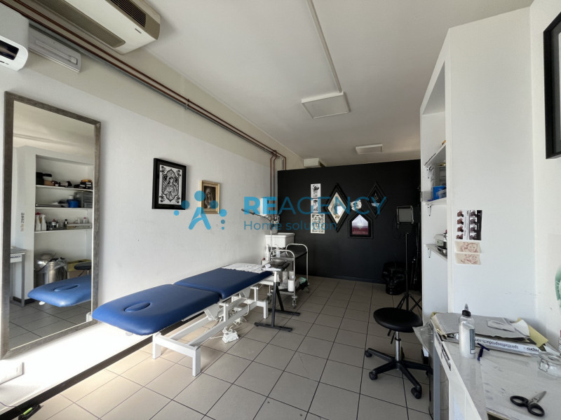 Sei alla ricerca di un immobile commerciale per la tua attività? Proponiamo in affitto una soluzi...