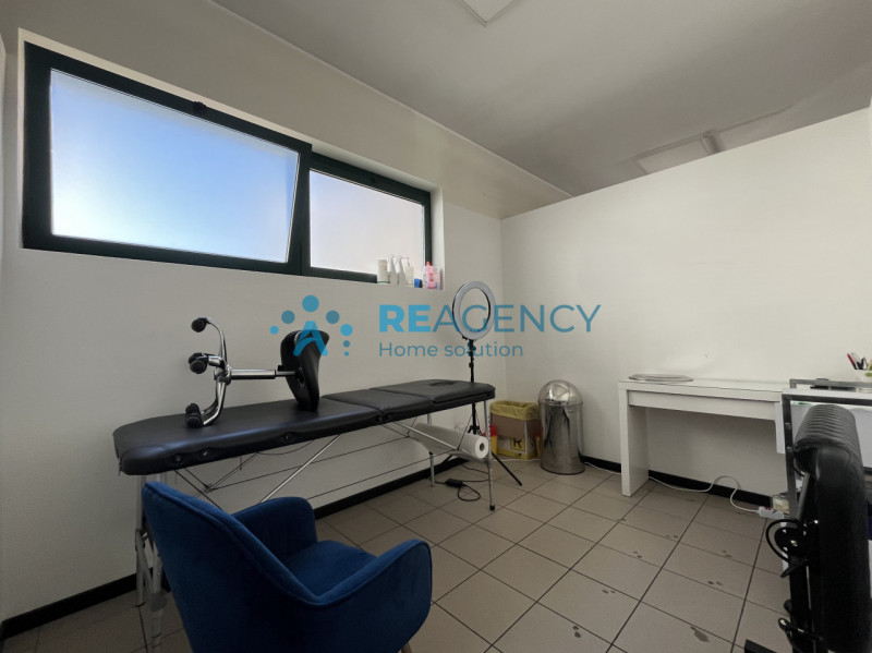 Sei alla ricerca di un immobile commerciale per la tua attività? Proponiamo in affitto una soluzi...