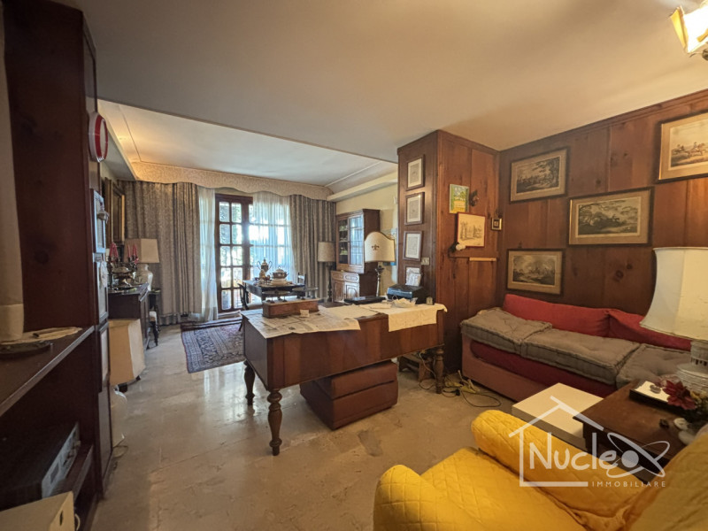 Si propone in vendita in zona comoda ai servizi e alle principali arterie di comunicazione, casa ...