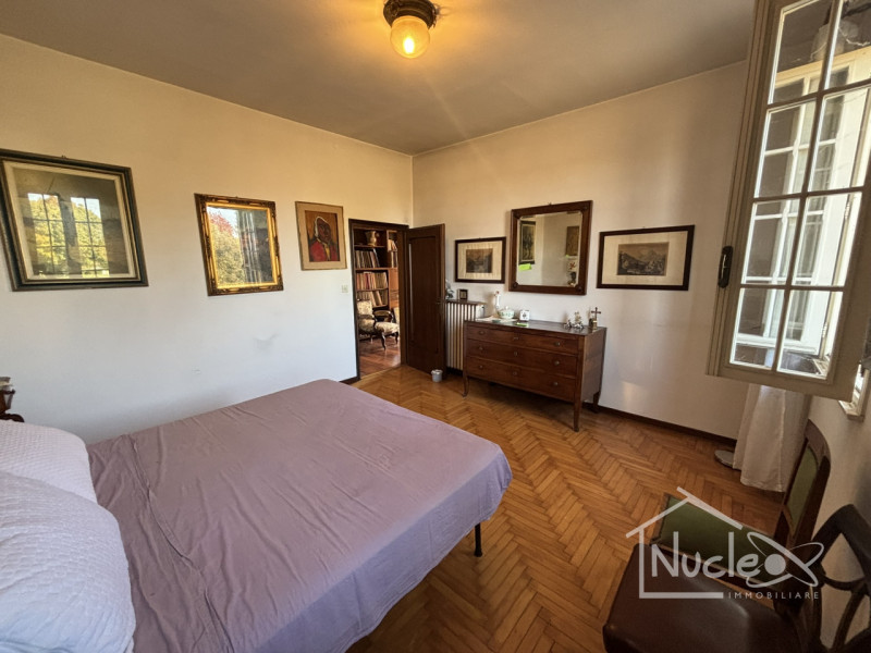 Si propone in vendita in zona comoda ai servizi e alle principali arterie di comunicazione, casa ...