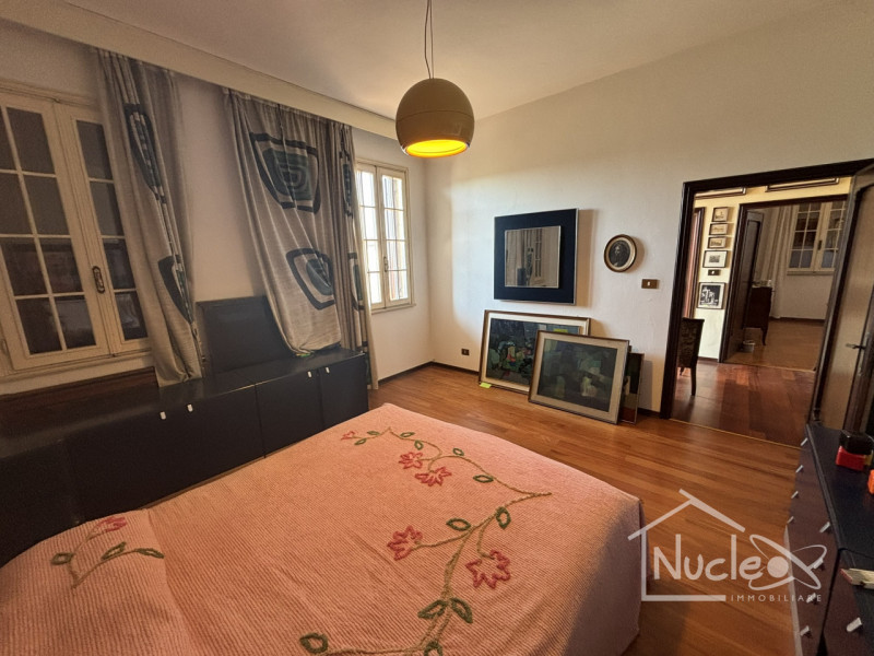 Si propone in vendita in zona comoda ai servizi e alle principali arterie di comunicazione, casa ...