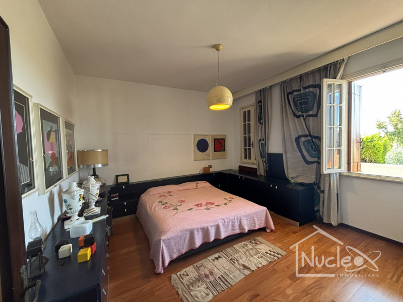 Si propone in vendita in zona comoda ai servizi e alle principali arterie di comunicazione, casa ...