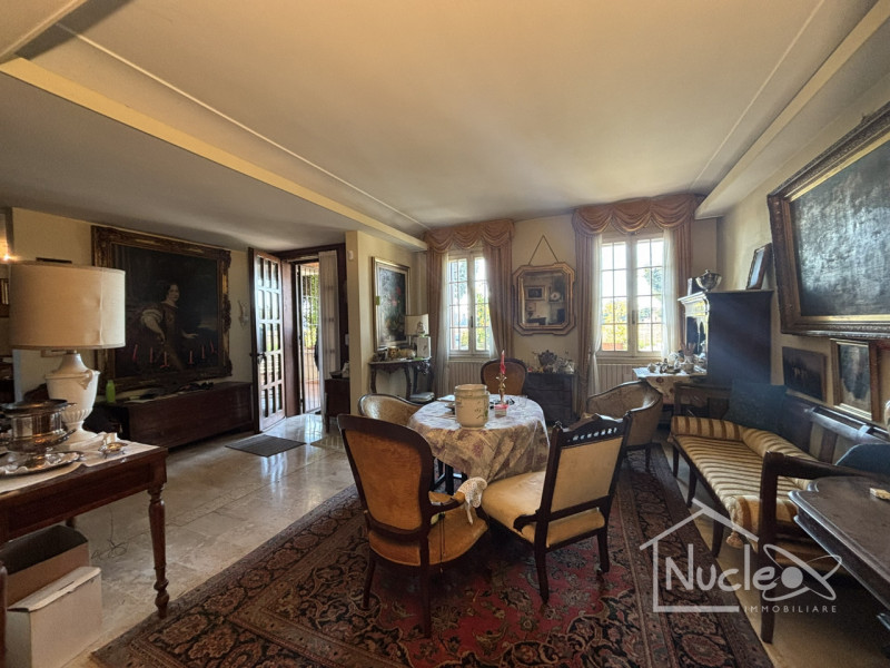 Si propone in vendita in zona comoda ai servizi e alle principali arterie di comunicazione, casa ...