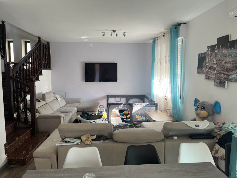 RIF:OM38 MESTRINO ZONA CENTRALE Proponiamo in vendita casa singola di ampia metratura con giardin...