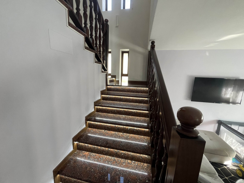 RIF:OM38 MESTRINO ZONA CENTRALE Proponiamo in vendita casa singola di ampia metratura con giardin...