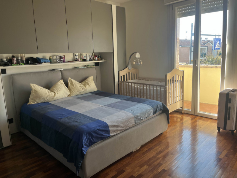 RIF:OM38 MESTRINO ZONA CENTRALE Proponiamo in vendita casa singola di ampia metratura con giardin...