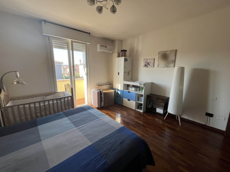 RIF:OM38 MESTRINO ZONA CENTRALE Proponiamo in vendita casa singola di ampia metratura con giardin...