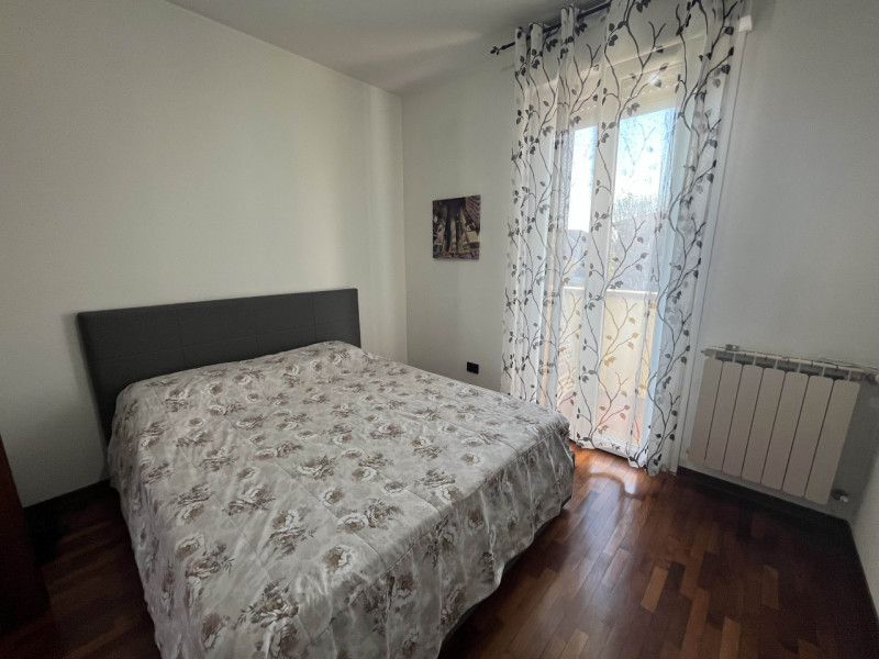 RIF:OM38 MESTRINO ZONA CENTRALE Proponiamo in vendita casa singola di ampia metratura con giardin...