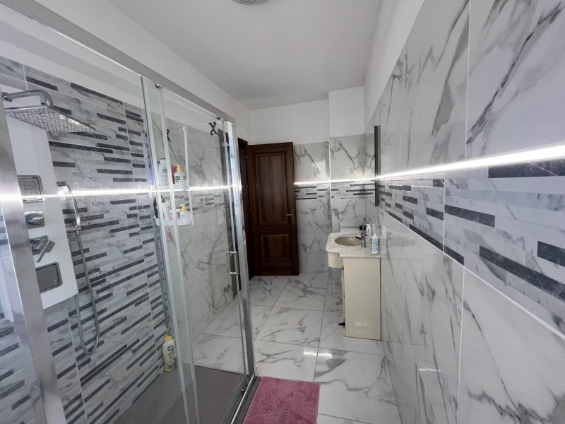 RIF:OM38 MESTRINO ZONA CENTRALE Proponiamo in vendita casa singola di ampia metratura con giardin...