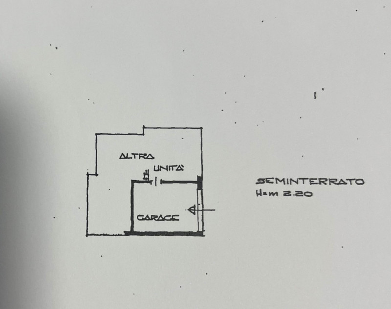 RIF:OM38 MESTRINO ZONA CENTRALE Proponiamo in vendita casa singola di ampia metratura con giardin...