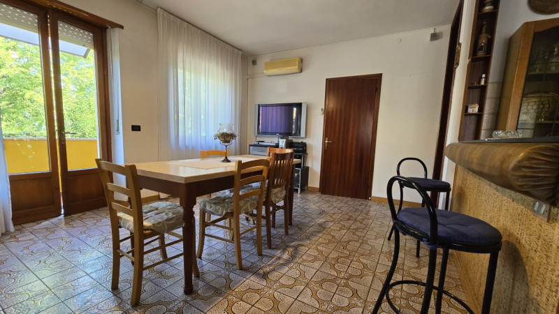 Rif. BE121 - Ad Este, in quartiere tranquillo a pochi minuti dal centro di Este, proponiamo in ve...