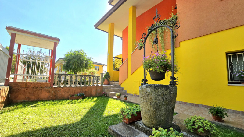 Rif. BE121 - Ad Este, in quartiere tranquillo a pochi minuti dal centro di Este, proponiamo in ve...