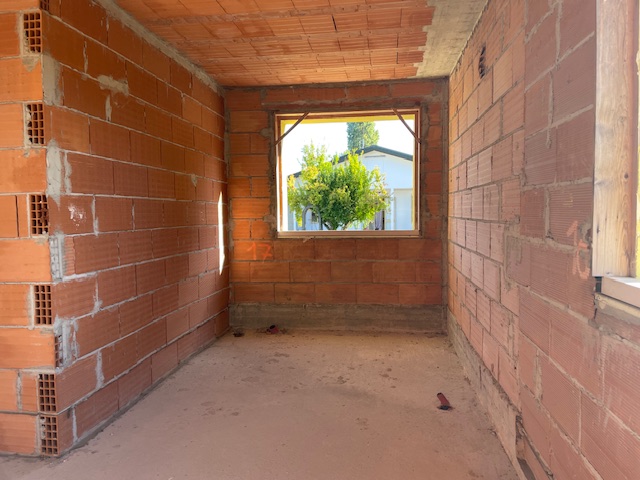 Tra le varie soluzioni presenti nel mercato, oggi vi proponiamo un'abitazione unica nel suo gener...