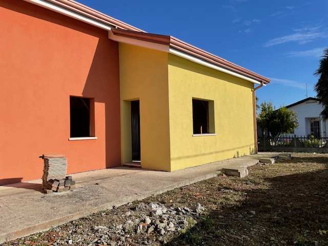 Tra le varie soluzioni presenti nel mercato, oggi vi proponiamo un'abitazione unica nel suo gener...