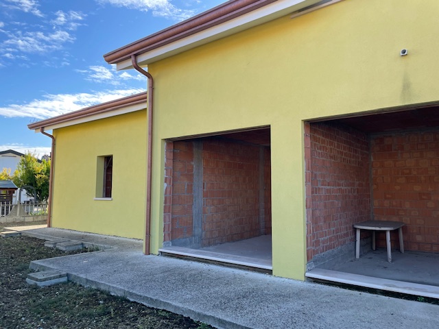 Tra le varie soluzioni presenti nel mercato, oggi vi proponiamo un'abitazione unica nel suo gener...