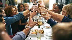 VELO D'ASTICO - LOCALITA' MEDA:  Cedesi ben avviata ATTIVITA' DI BAR e PIZZERIA in ampio locale. ...