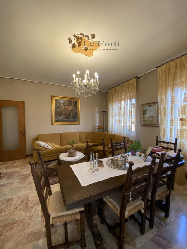 In una posizione privilegiata ai piedi dei suggestivi Colli Berici e circondata dal fascino delle...