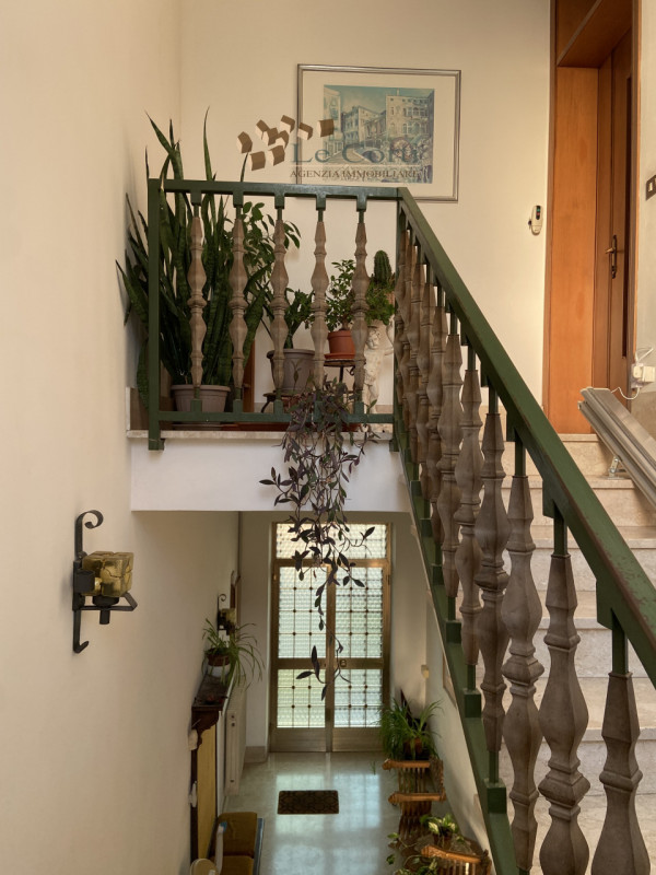 In una posizione privilegiata ai piedi dei suggestivi Colli Berici e circondata dal fascino delle...