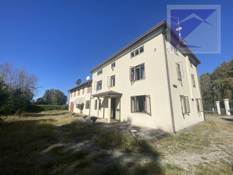 Santa Giustina in Colle -Frazione Fratte - Proponiamo in vendita villa singola situata in una tra...