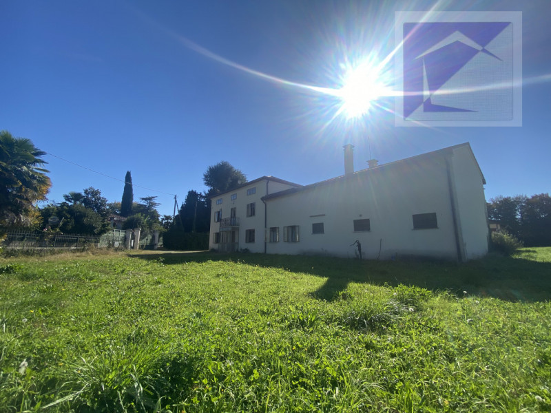 Santa Giustina in Colle -Frazione Fratte - Proponiamo in vendita villa singola situata in una tra...