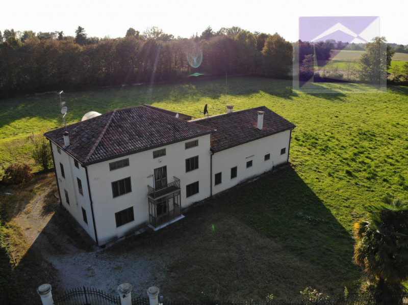 Santa Giustina in Colle -Frazione Fratte - Proponiamo in vendita villa singola situata in una tra...