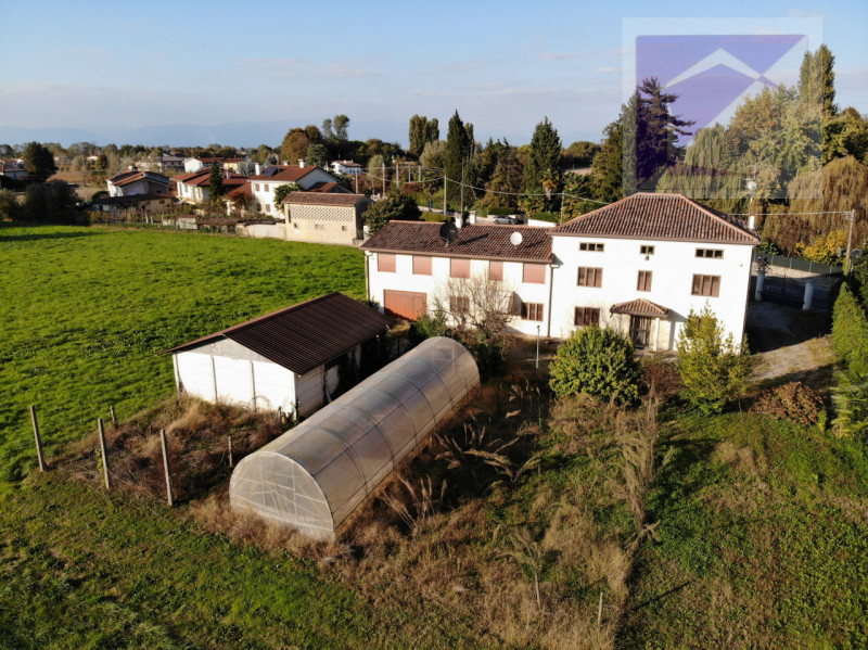 Santa Giustina in Colle -Frazione Fratte - Proponiamo in vendita villa singola situata in una tra...