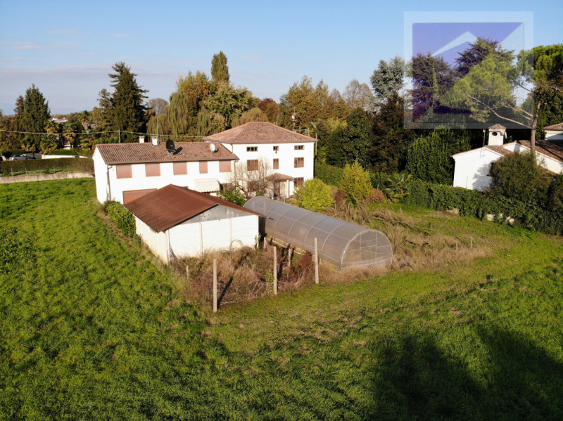 Santa Giustina in Colle -Frazione Fratte - Proponiamo in vendita villa singola situata in una tra...