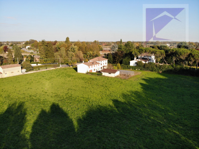 Santa Giustina in Colle -Frazione Fratte - Proponiamo in vendita villa singola situata in una tra...