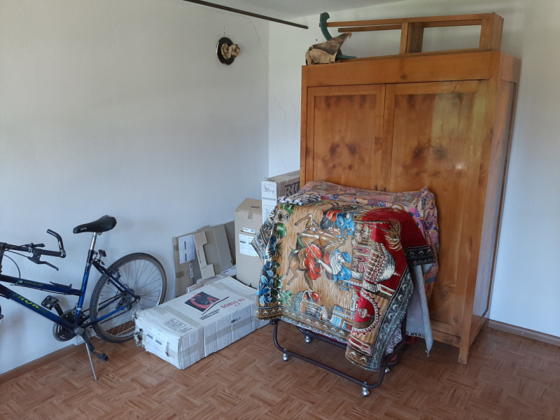 Scopri il tuo angolo di paradiso nel cuore delle Dolomiti! Proponiamo in vendita un ampio apparta...