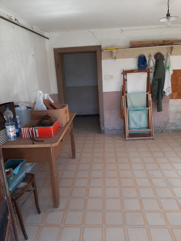 Scopri il tuo angolo di paradiso nel cuore delle Dolomiti! Proponiamo in vendita un ampio apparta...