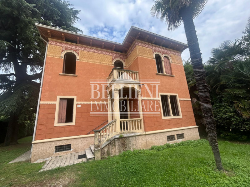 SANT'ANDREA - Proponiamo in una delle zone più tranquille e residenziali di Vicenza, nel cuore di...